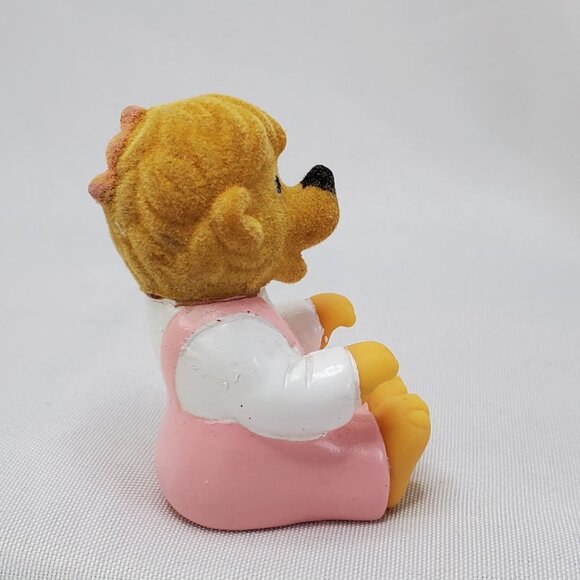 Vintage Berenstain Bears 1989 Sissy Bear Pink Overalls 2.5” Plastic Figure Fuzzy - Picture 7 of 10